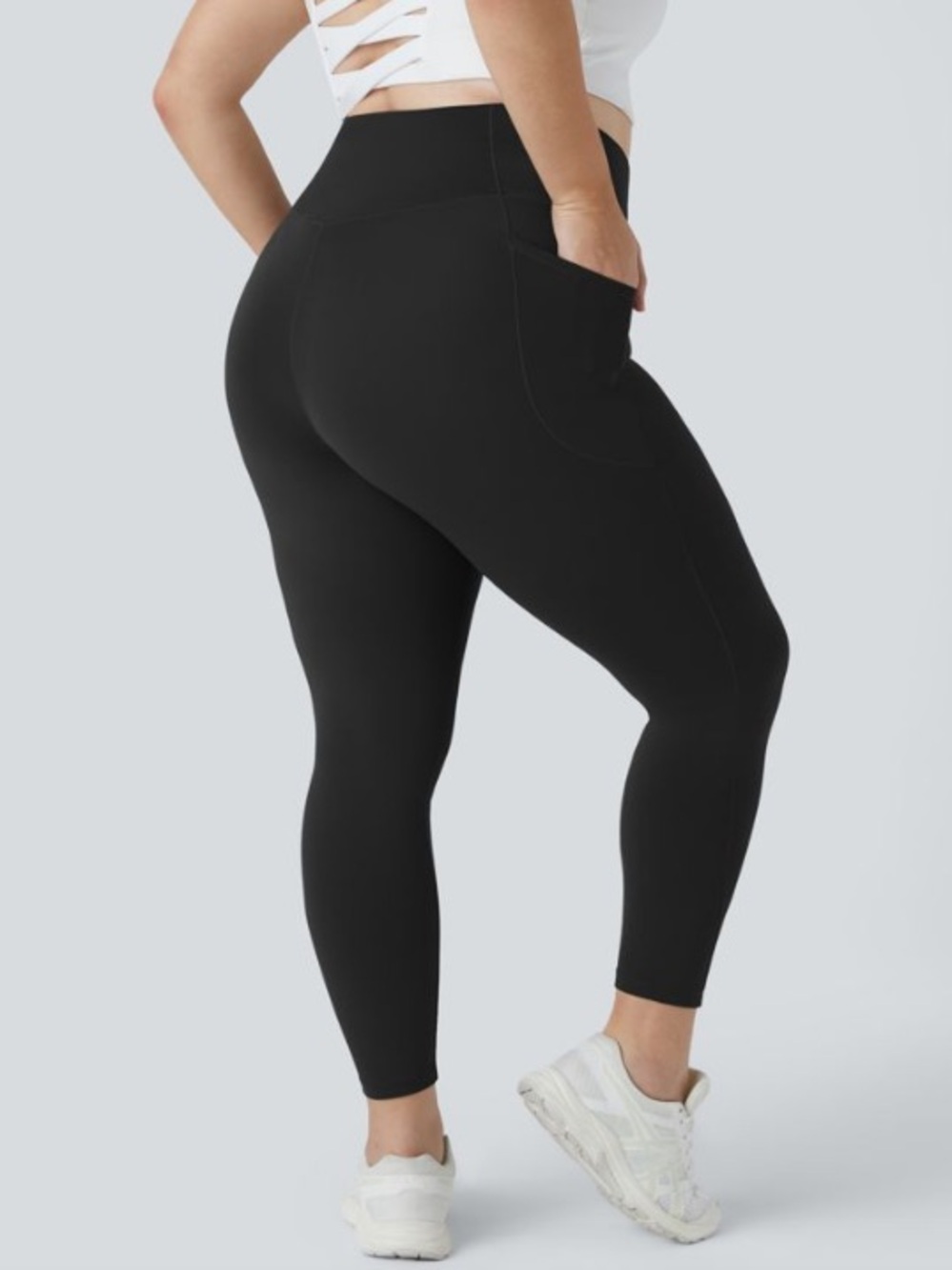 Halara High-Waist crossover Black Pocket 7/8 Leggings